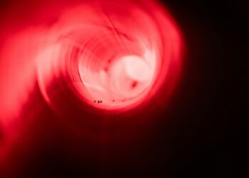 Mokslininkai tiria: ar Visatoje gali slypėti nematomi papildomi matmenys?