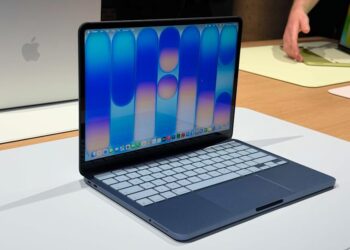 Po naujo „iPad“ pristatymo ekspertai klausia: kam dar reikalingas „iPad Air“?