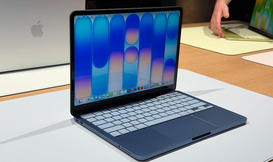 Po naujo „iPad“ pristatymo ekspertai klausia: kam dar reikalingas „iPad Air“?