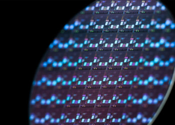 Neįtikėtina 2D puslaidininkių našumo apgaulė: ką slepia skambi reklama ir tyli tyrėjai