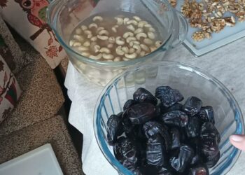 Ar žinote, kaip teisingai plauti riešutus? Šis paprastas triukas pašalins lipnumą