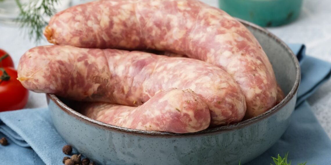 Parduotuvėje daro šią klaidą beveik visi: ekspertai paaiškino, kaip išsirinkti geriausią baltą dešrą