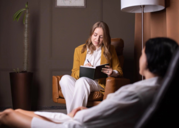 7 ženklai, kad vidinis nuovargis peržengė ribą: kada verta ieškoti pagalbos