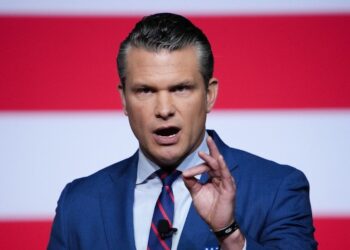 Griežtas JAV signalas Teheranui: „medžiosime jus visur“, bet be režimo kaitos?