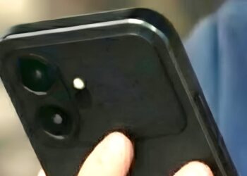 Pirmasis „OnePlus 15T“ nutekėjimas: paaiškėjo telefono dizainas