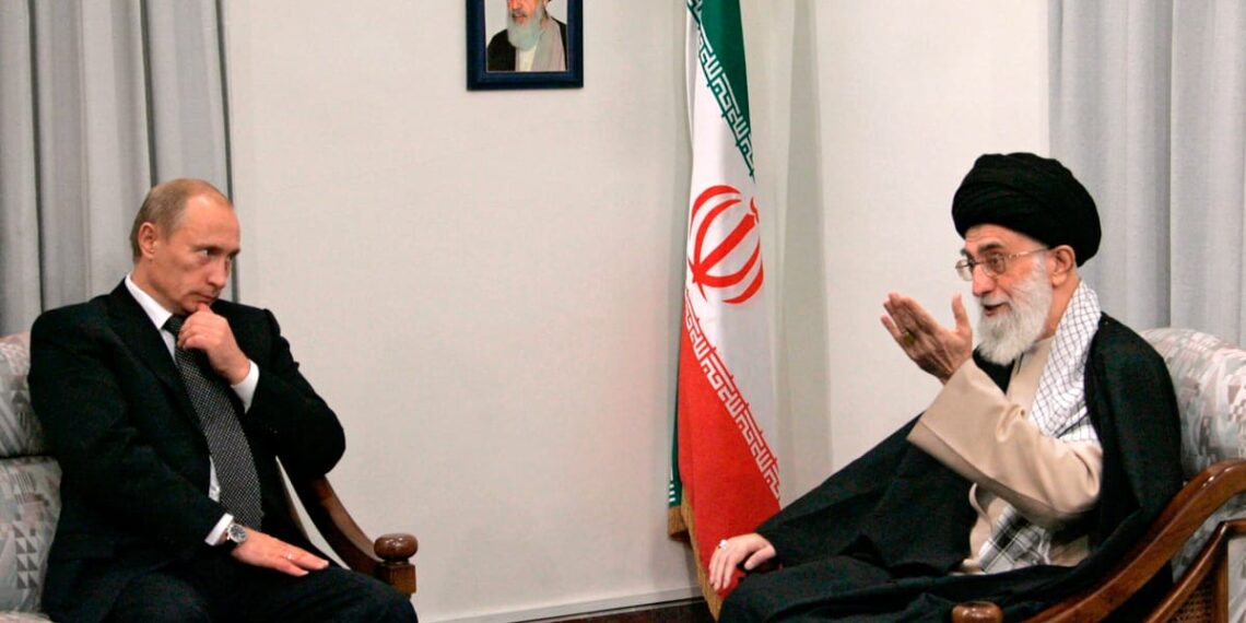 Ar Putinas atsuko nugarą Iranui? Kremlius siunčia netikėtus signalus