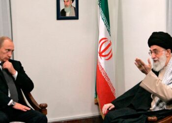 Ar Putinas atsuko nugarą Iranui? Kremlius siunčia netikėtus signalus