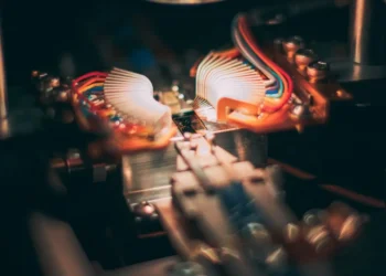 Kvantinis dirbtinis intelektas žengia į gynybos sektorių: naujas „Lockheed Martin“ projektas