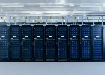 Revoliucija serverių pasaulyje: nauji terminiai akumuliatoriai gali sumažinti aušinimo išlaidas net 86 %