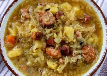 Atrodo nekalta, bet skrandžiui – tikras išbandymas: ši sriuba virškinama labai ilgai