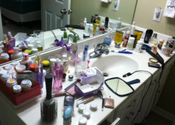 7 vonios kambario klaidos, kurios gali sugadinti jūsų grožio priemones