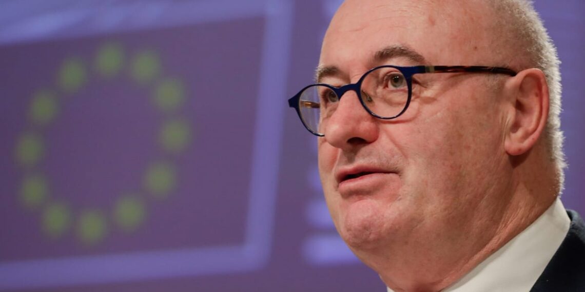 Skandalais lydimas buvęs Europos Komisijos narys Hoganas taikosi į Jungtinių Tautų postą