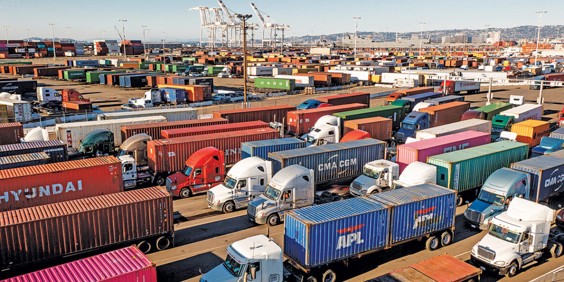 Skandalas prie Oklando uosto: pareigūnai demaskavo didžiulę dyzelino vagysčių schemą