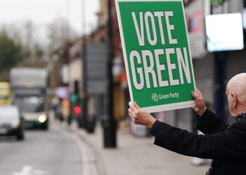 Netikėta apklausa Jungtinėje Karalystėje: žaliųjų partija aplenkė leiboristus