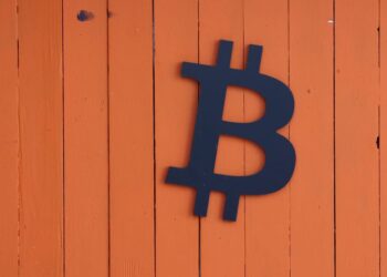 Nauja ataskaita: pinigų plovimas vis dažniau persikelia į kriptovaliutų sektorių