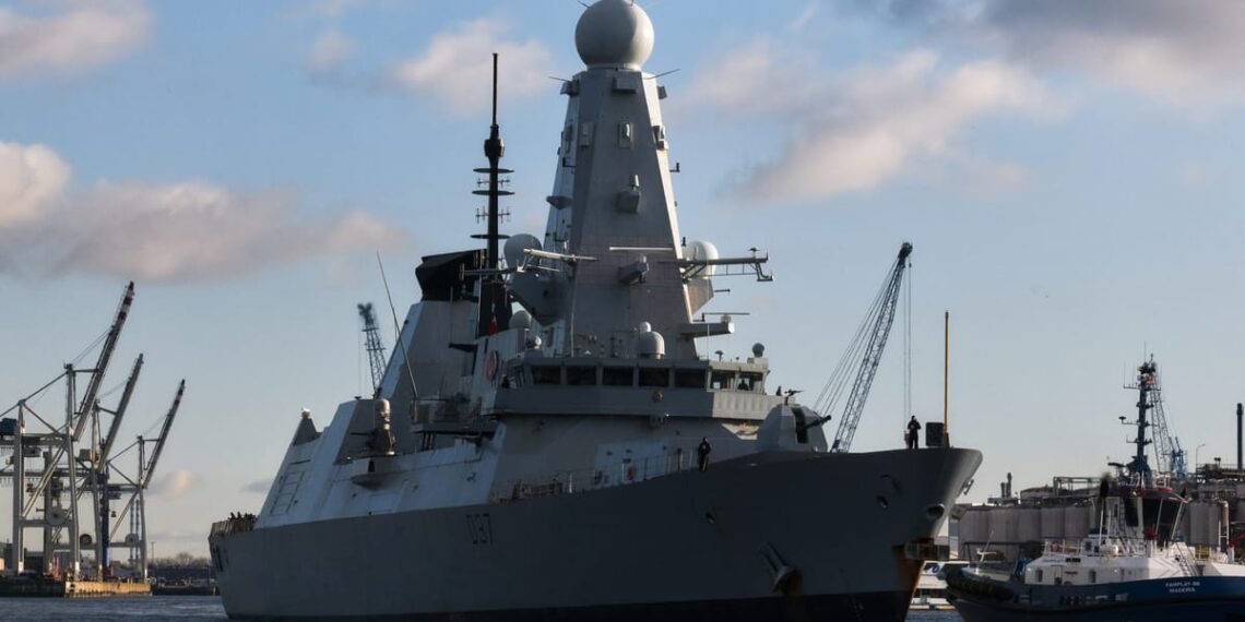 Jungtinė Karalystė skubiai siunčia karo laivą į Kiprą dėl augančios Irano grėsmės