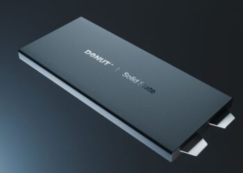 Suomijos startuolis atsako skeptikams: kietojo kūno baterija išlaikė našumą ekstremalioje kaitroje