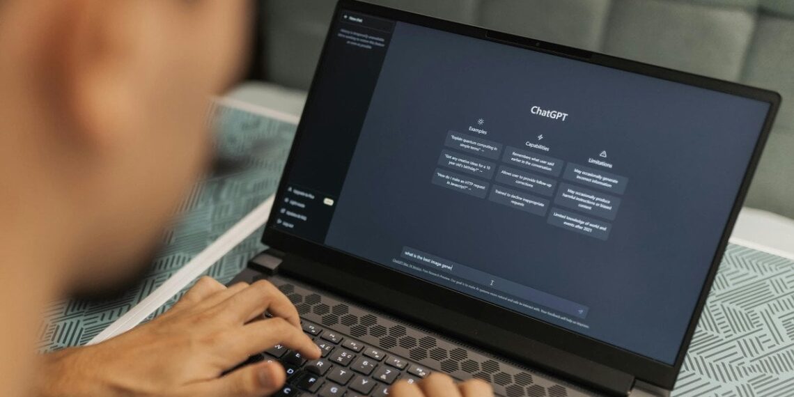 Tyrimas atskleidė: kuris dirbtinio intelekto chatbotas meluoja mažiausiai apie karą Irane