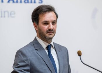 Įtampa tarp Vengrijos ir Ukrainos: sulaikyti „Oschadbank“ inkasatoriai, blokuojami konsulai