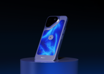 Technologijų parodoje Barselonoje „TECNO“ pristatė itin ploną metalinį telefoną