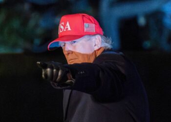 Trumpas pareiškė, kad Iranas du kartus mėgino jį nužudyti: Hamenėjaus eliminavimą sieja su prevenciniais veiksmais