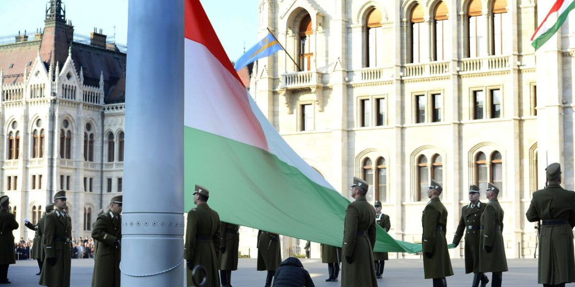 Vengrija blokuoja 90 mlrd. eurų ES pagalbą Ukrainai: pateikė griežtą ultimatumą