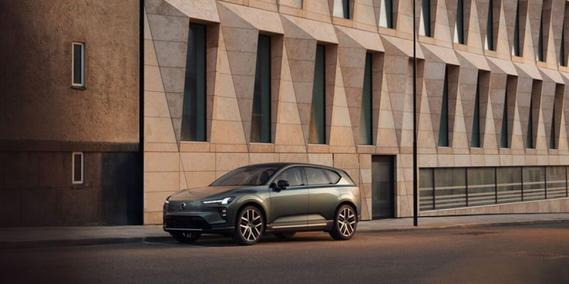 „Volvo“ elektriniai visureigiai šluojami nuo konvejerio: paklausa viršijo visus lūkesčius